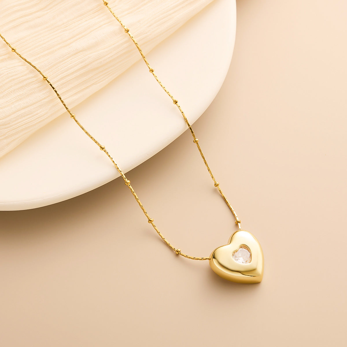 Wholesale  Love Heart-shaped Titanium Steel Necklace Light Luxury Niche Design Clavicle Chain