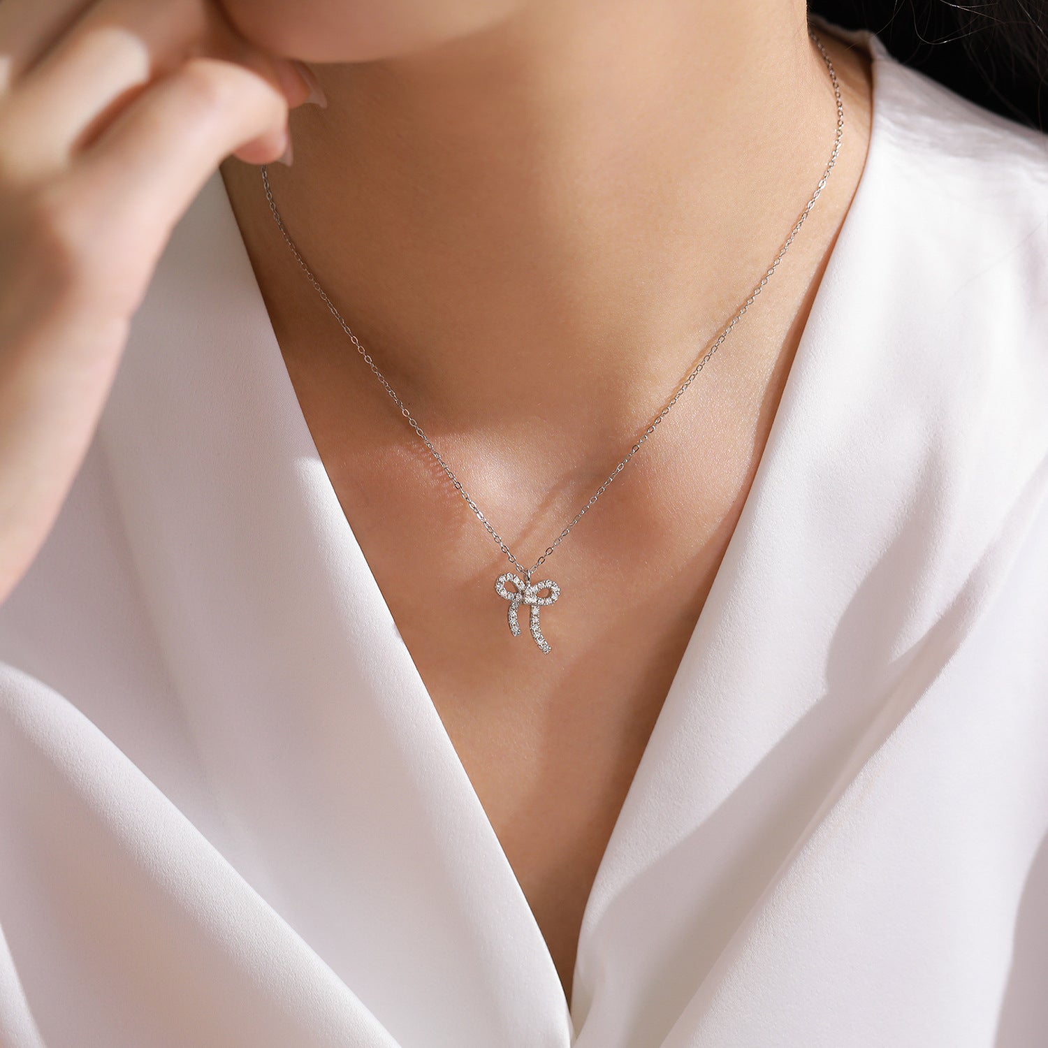 Wholesale S925 sterling silver  bow pendant clavicle chain