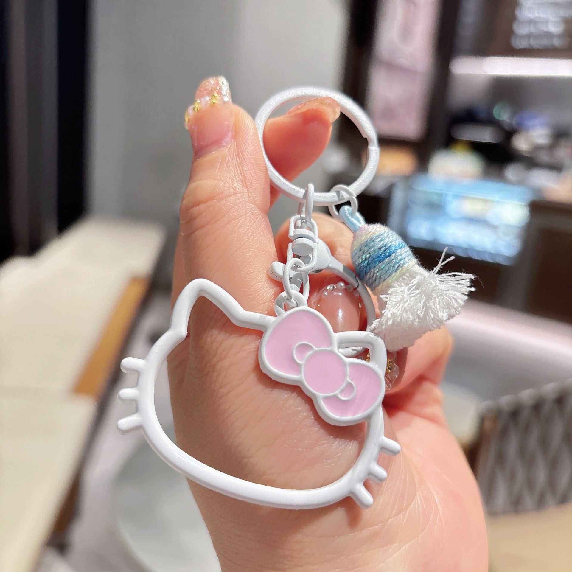Wholesale hollow paint KT cat alloy key chain cute cartoon girl bag decoration