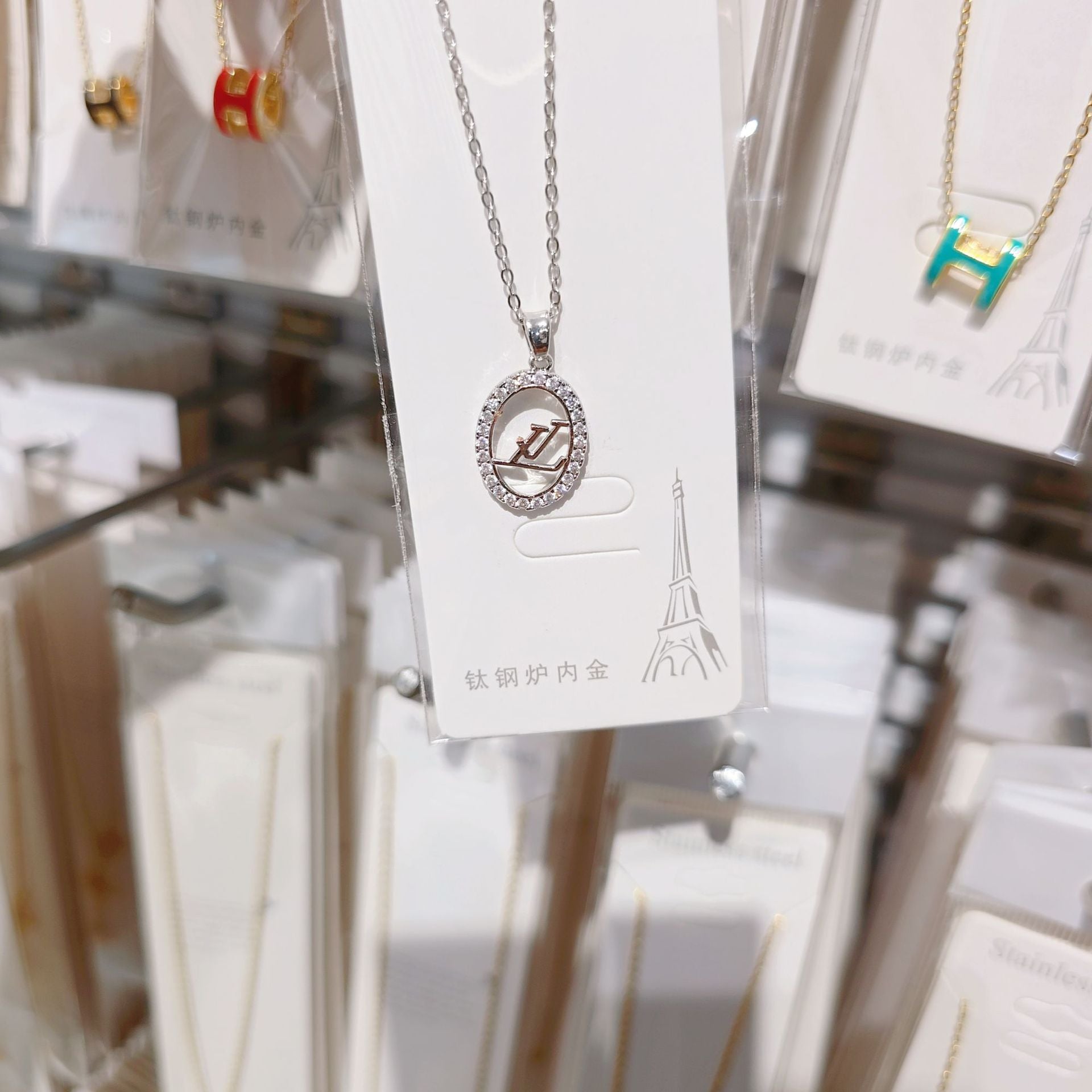 Wholesale Titanium Steel Zircon Blingbling Double C-shaped Light Luxury Necklace
