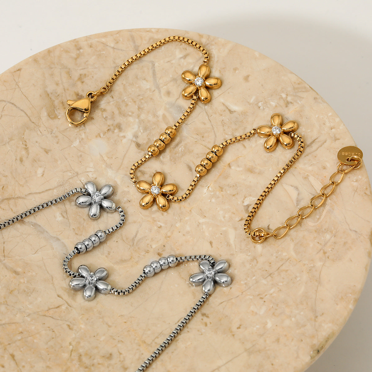 Wholesale Stainless steel flower round bead bracelet