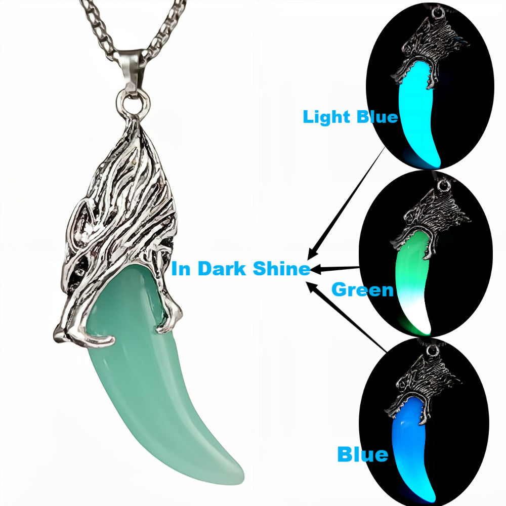 Wholesale Retro fashion wolf head luminous fangs shape necklaces