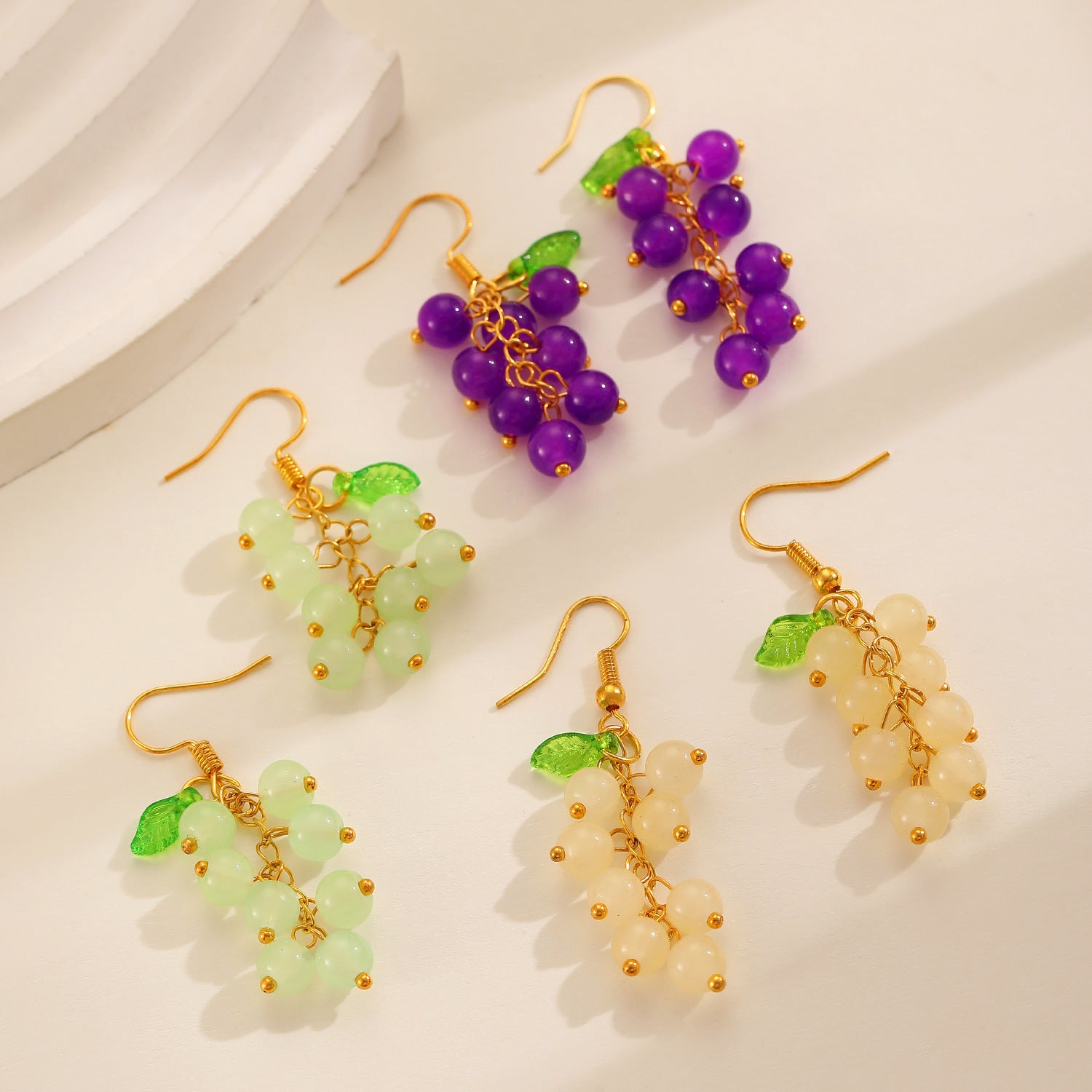Wholesale Retro Grape Drop Earrings For Women Glass Gold Toned Fruit Earrings Sweet Casual Jewelry Accessory Party Wear Boutique Resale