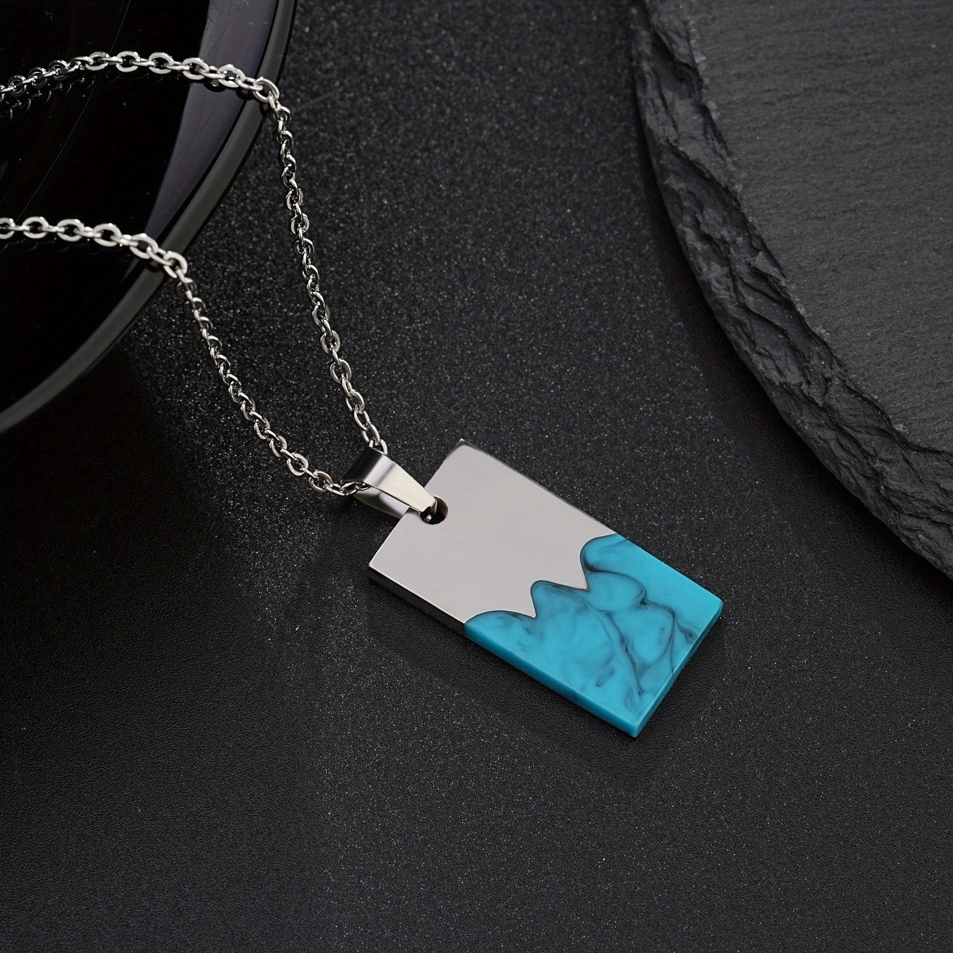 Wholesale Silver-Tone Alloy Vintage Ethnic Hollowed Turquoise Pendant Necklace,  Jewelry Accessory