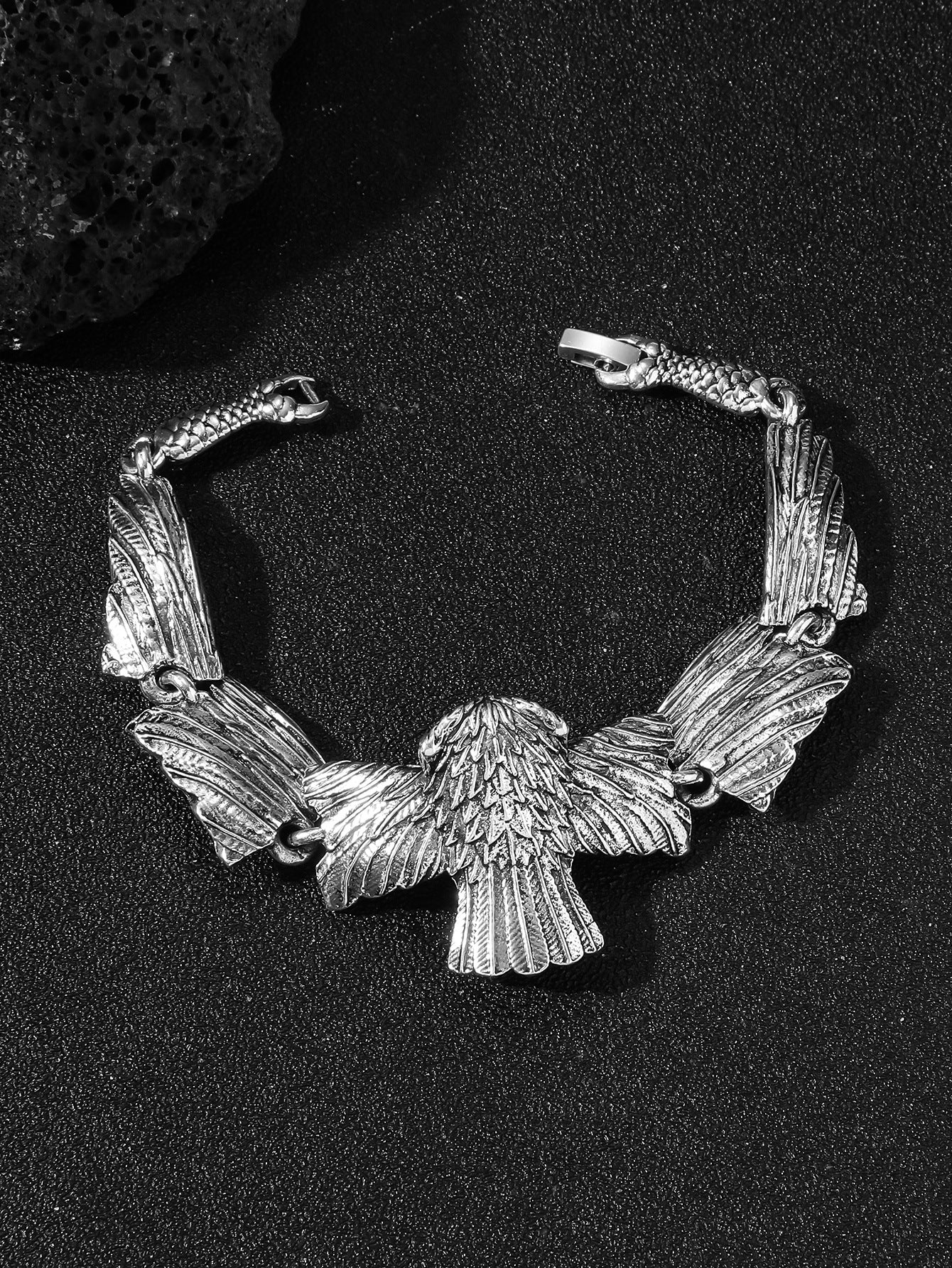 Wholesale Retro style eagle element alloy chain bracelet