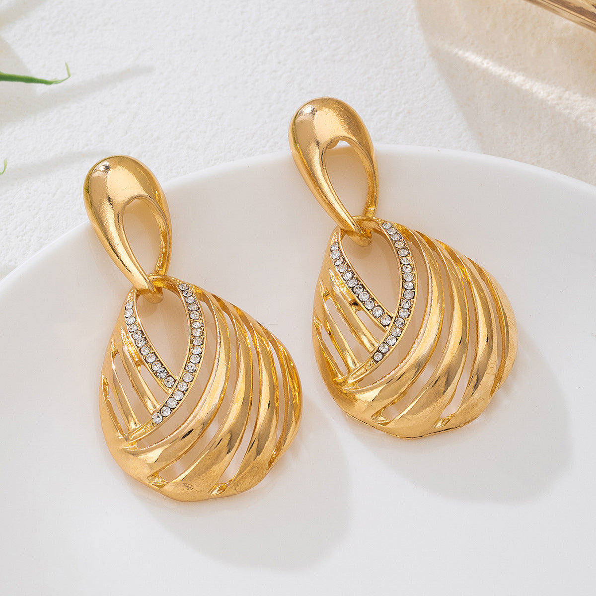 Wholesale Gold Alloy Geometric Drop Earrings For Women Stylish Party Accessory