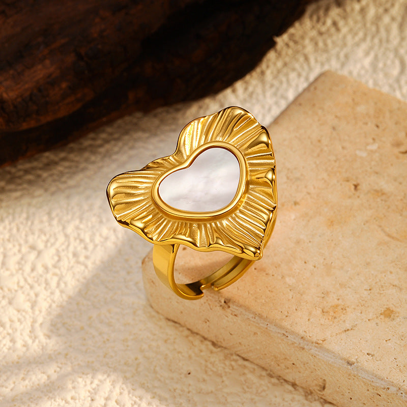 Wholesale Retro 18K Gold White Shell Heart Ring