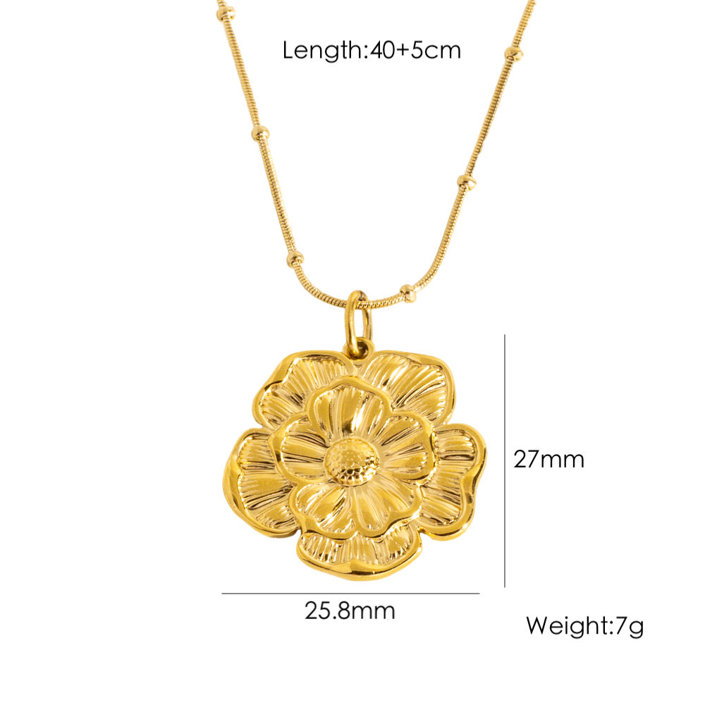 Wholesale Titanium steel  jewelry plated 18K gold fire sunflower love pendant necklace