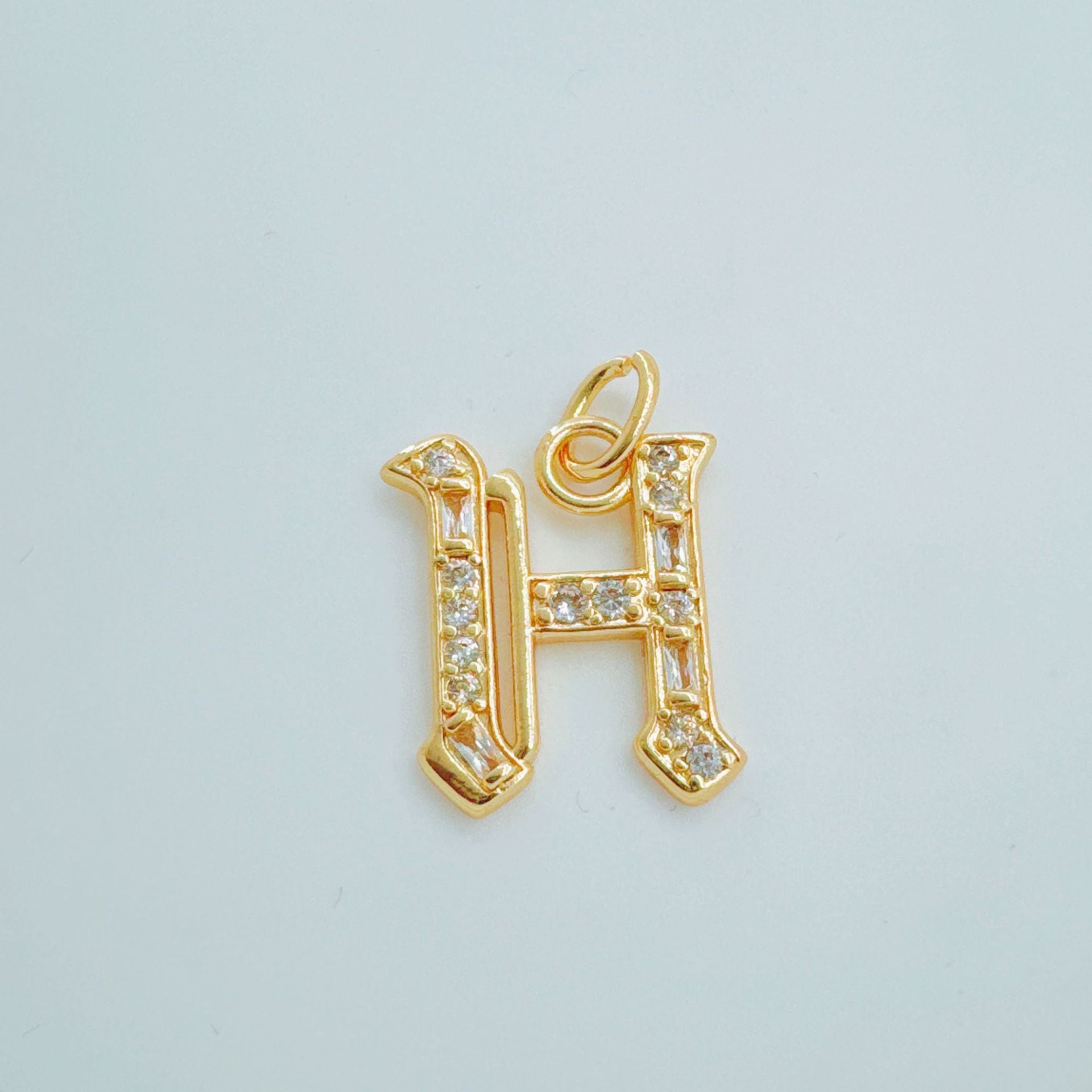 Wholesale Copper Gold-Plated Ice Sugar Letter Pendant Necklace European American Style Fashion Jewelry Accessory for Women