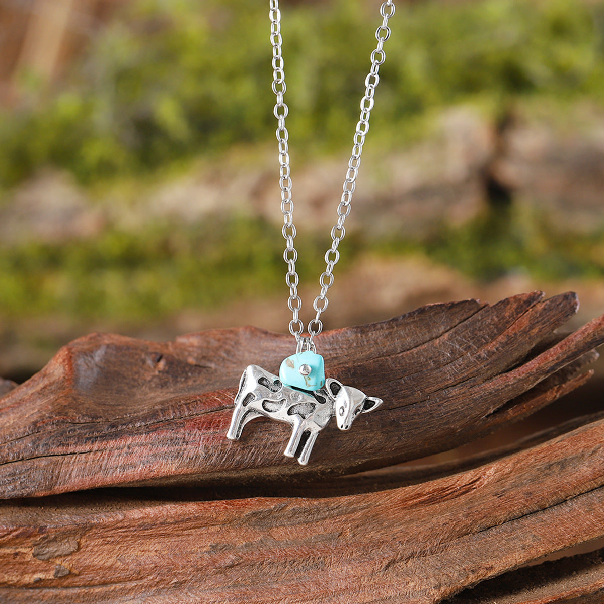 Wholesale Retro Hollow Lotus Leaf Cow Hummingbird Turquoise Necklace