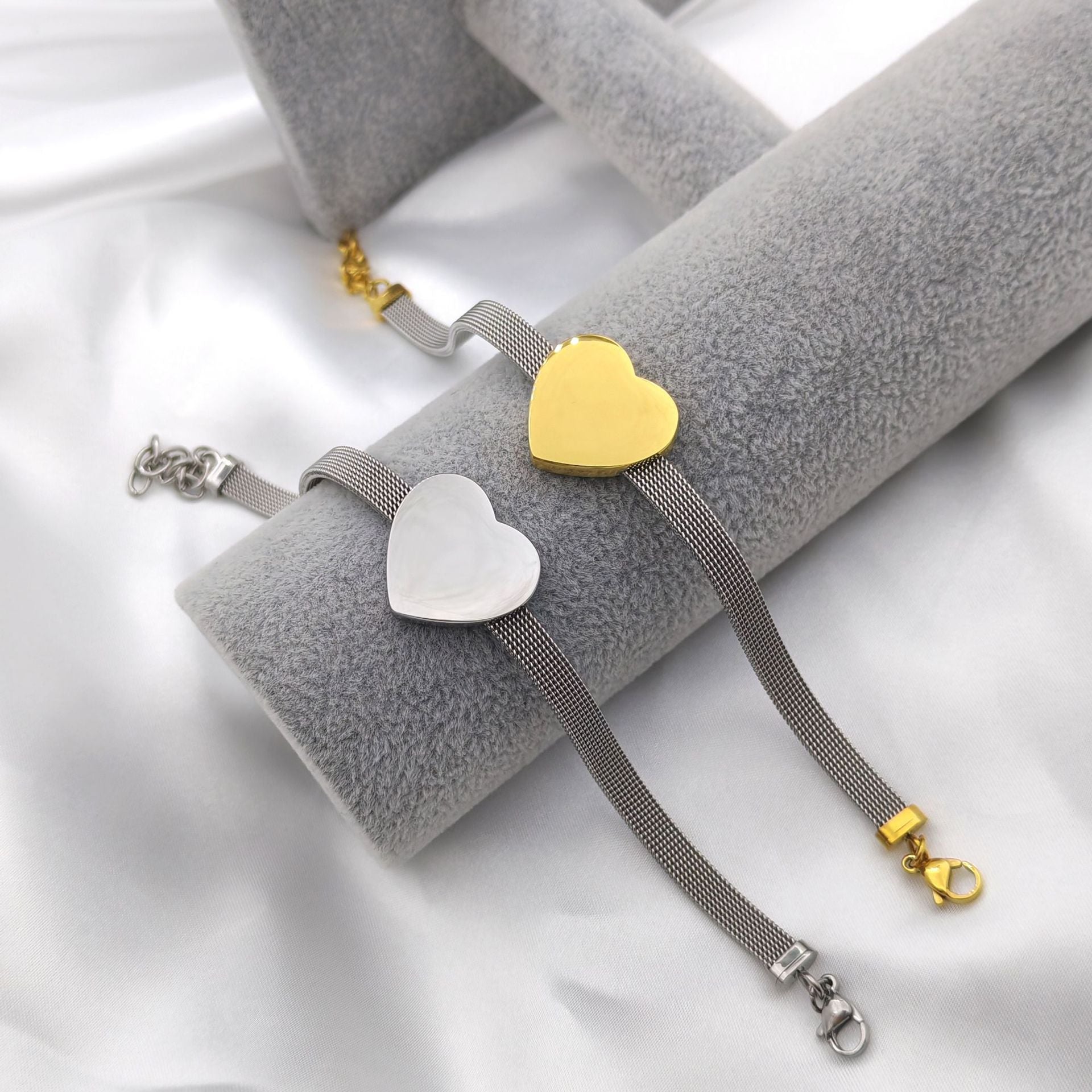 Wholesale Stainless Steel Polished Heart-Shaped Strap Bracelet