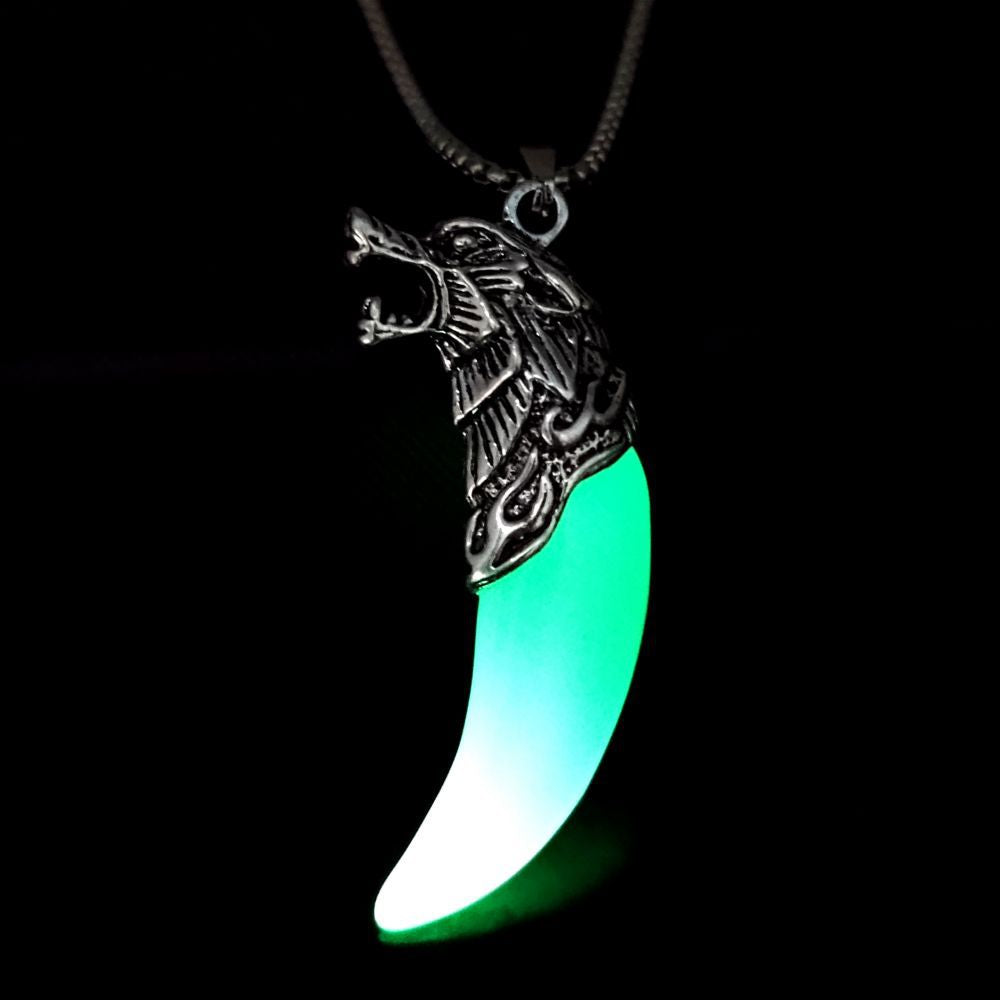 Wholesale Retro Luminous Wolf Tooth Men' s Pendant