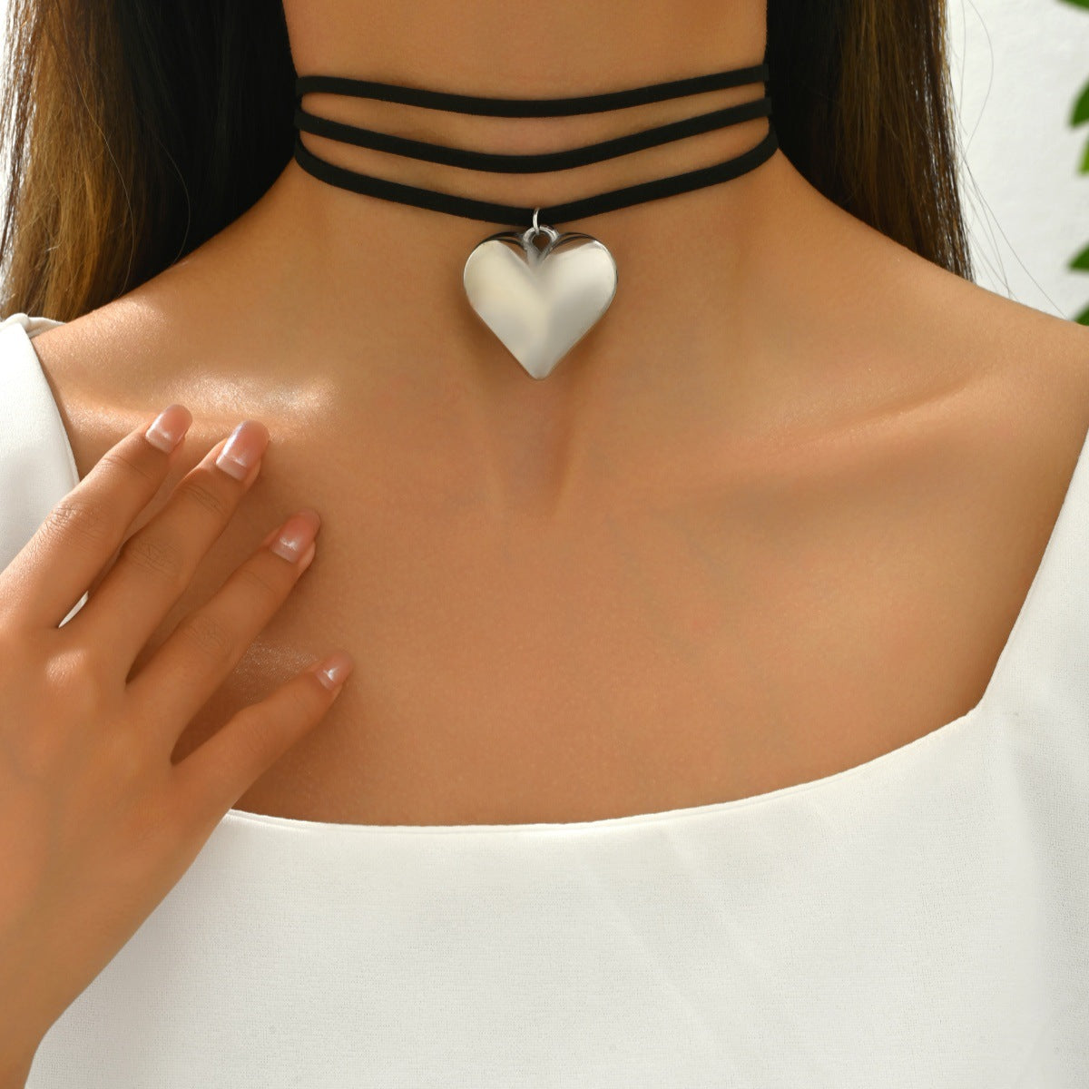 Wholesale Exaggerated Love Pendant Necklace Multi-layer Collarbone Necklace