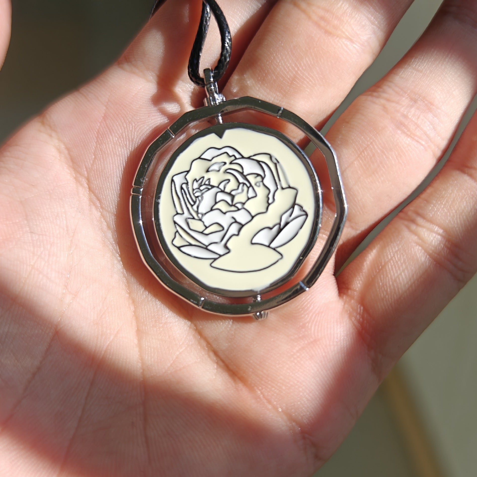 Wholesale Rose pattern long sweater necklace