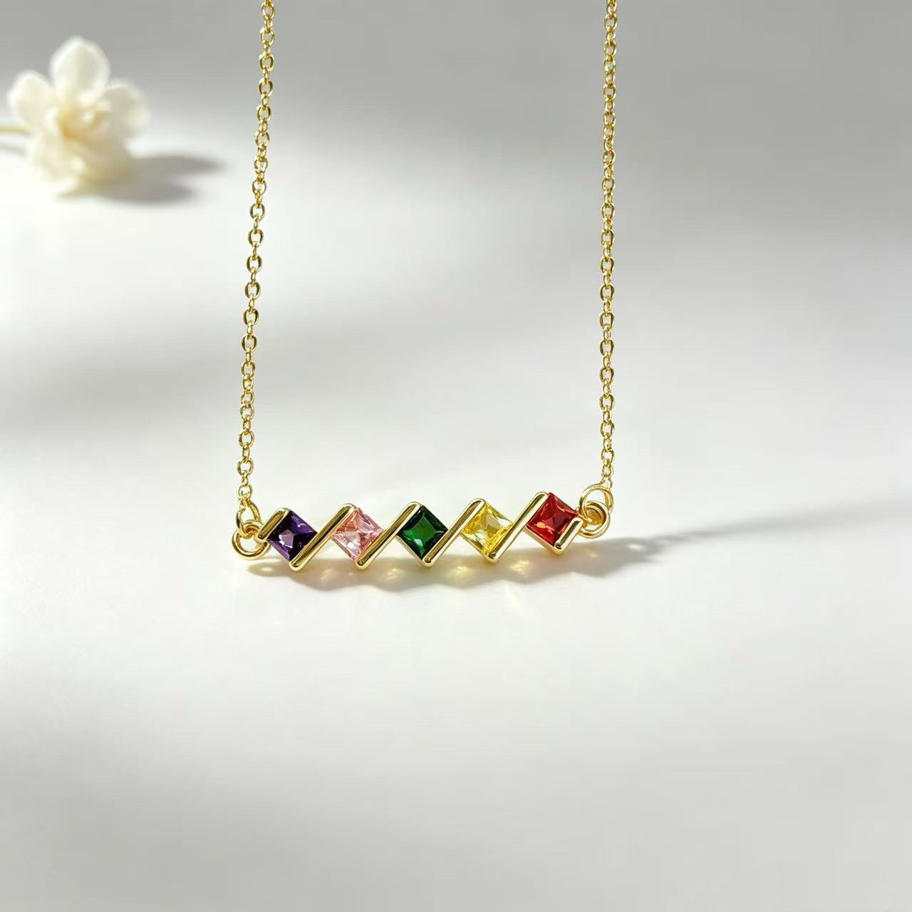 Wholesale Sweet 18K Gold Plated Brass Geometric Square Colorful Zircon Pendant Versatile Jewelry Accessory For Everyday Layering