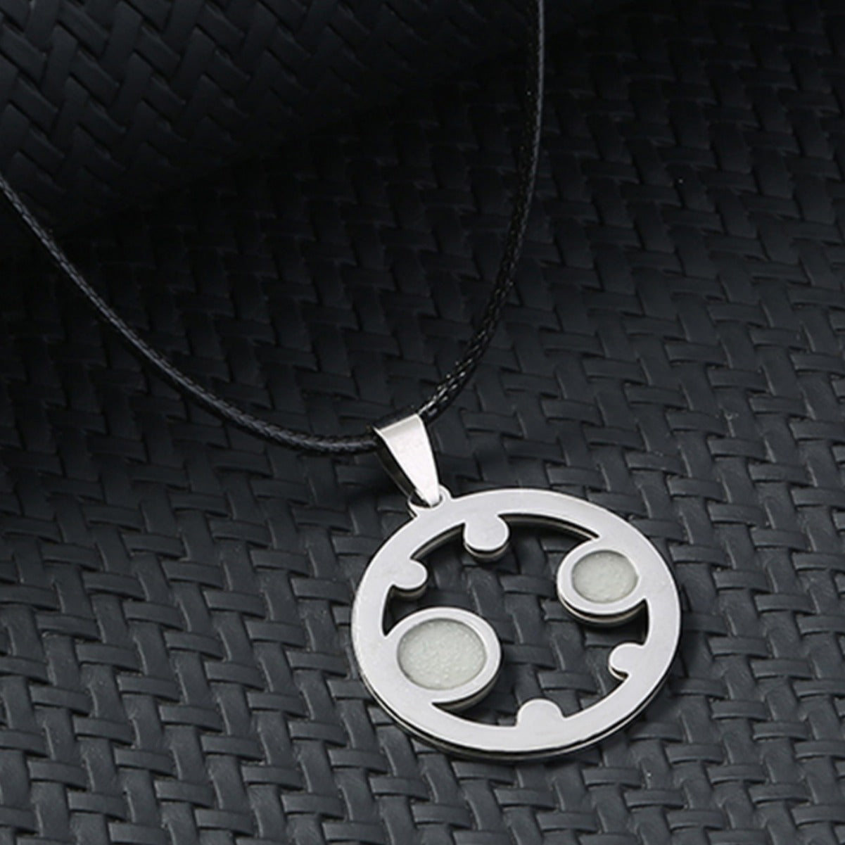 Wholesale Valentine's Day Heart Shape Stainless Steel Luminous Pendant Necklace