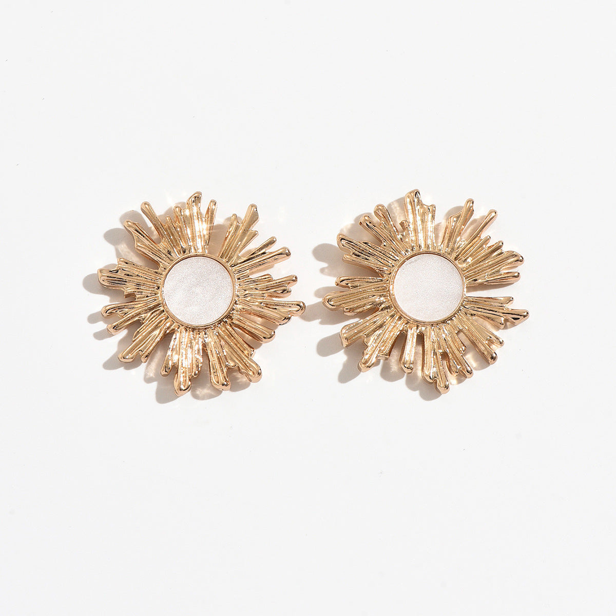 Wholesale Zinc Alloy Electroplated Sun Earrings Geometric Design Trendy Jewelry Accessory for Women