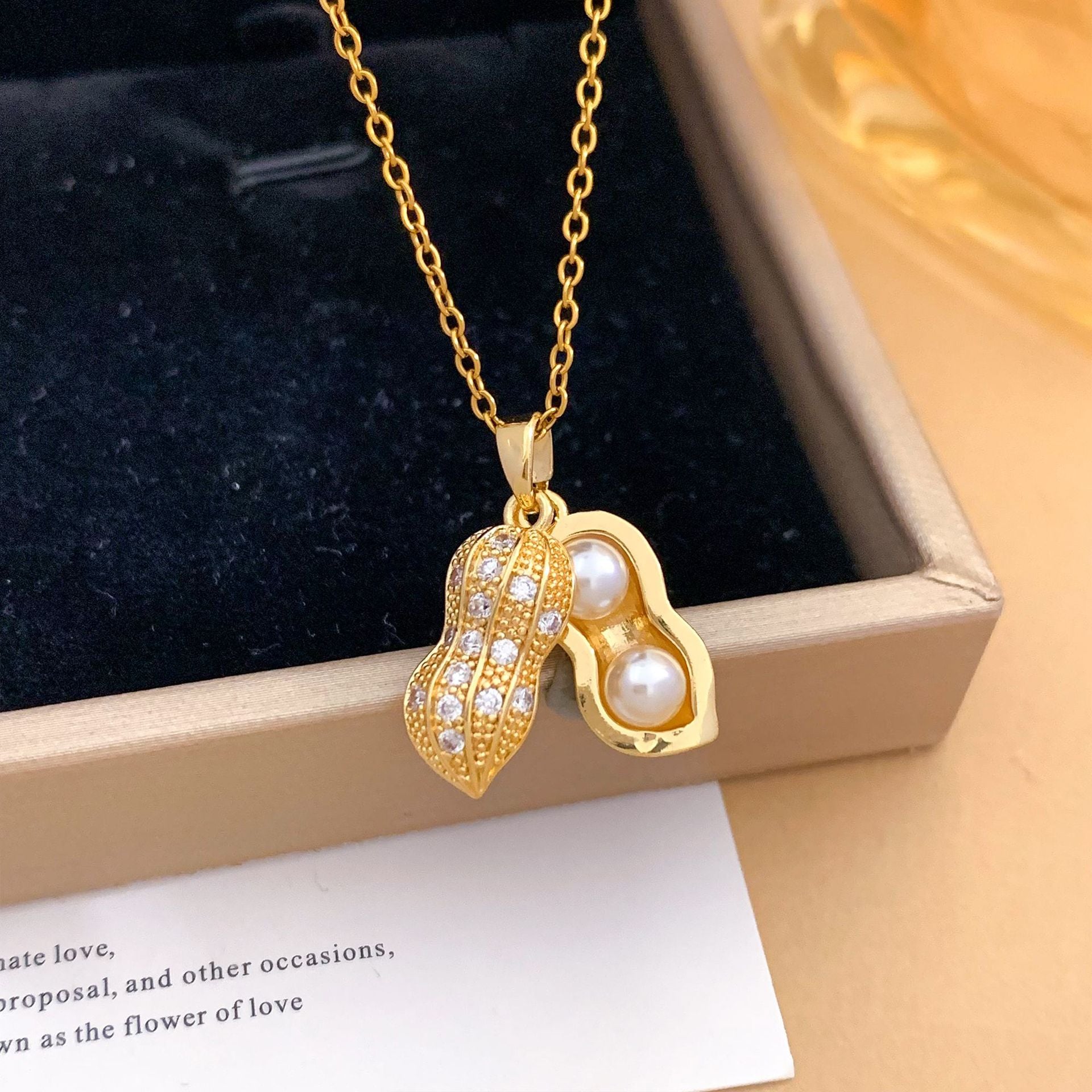 Wholesale Fashion Real Gold Plated Shell Pearl Pendant Necklace,  Titanium Steel Choker Jewelry Accessory