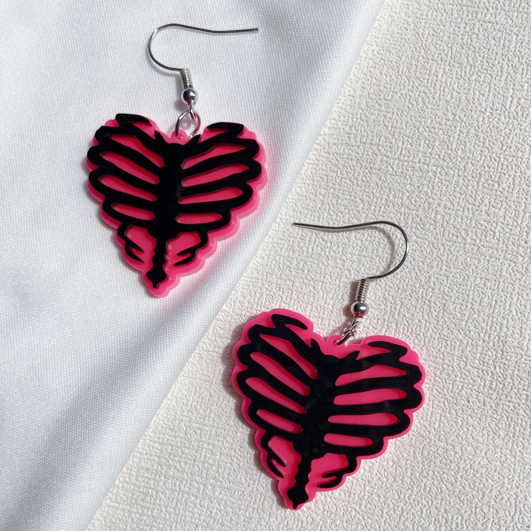Wholesale Retro  Acrylic Heart Pendant Necklace And Earrings Set Vintage Collarbone Jewelry Accessory Gift