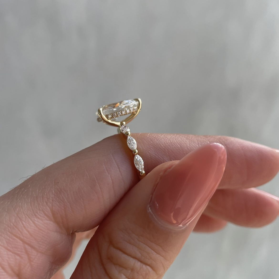 Wholesale Sanjie European and American Fashion New Zircon Drop Shape Ring Women' s Simple Large Zircon Ring Jewelry Ring