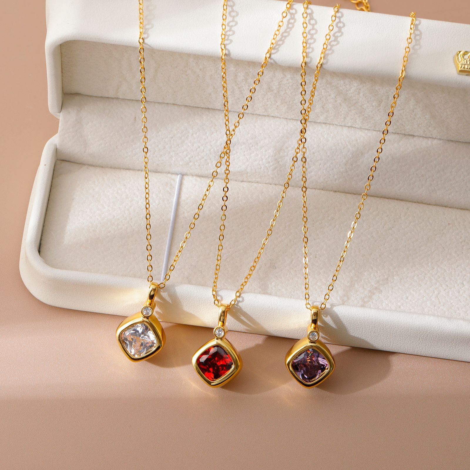 Wholesale  Titanium Steel Zircon Necklace  All-match Pendant  Clavicle Chain