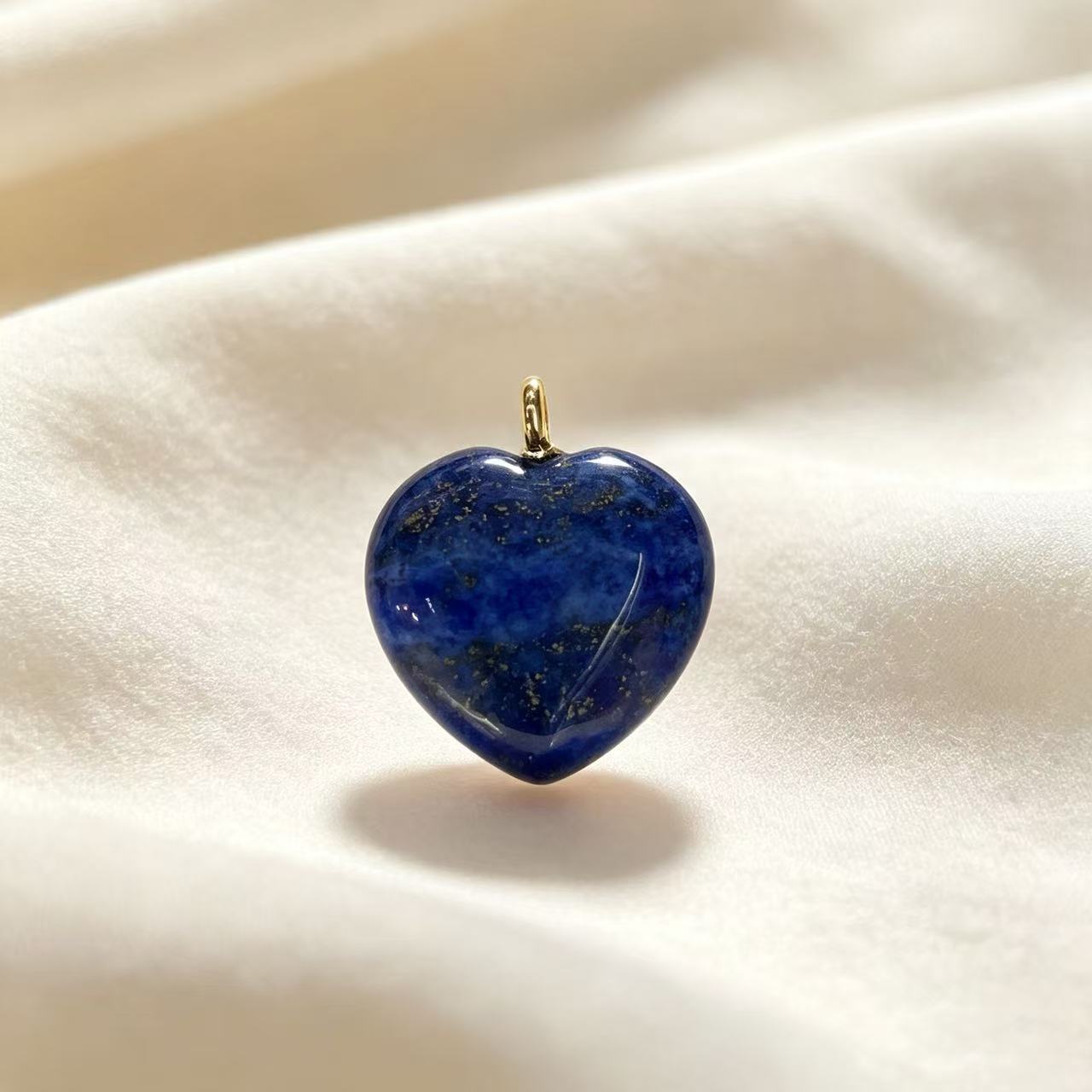 Wholesale Heart Shaped Crystal Pendant DIY Necklace Charm Fashion Jewelry Accessory Gift For Boutique Resale