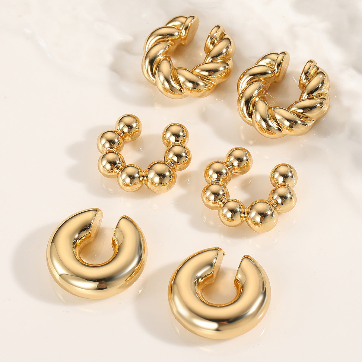 Wholesale  Exaggerated C- shaped Ear Clip  Acrylic Earrings