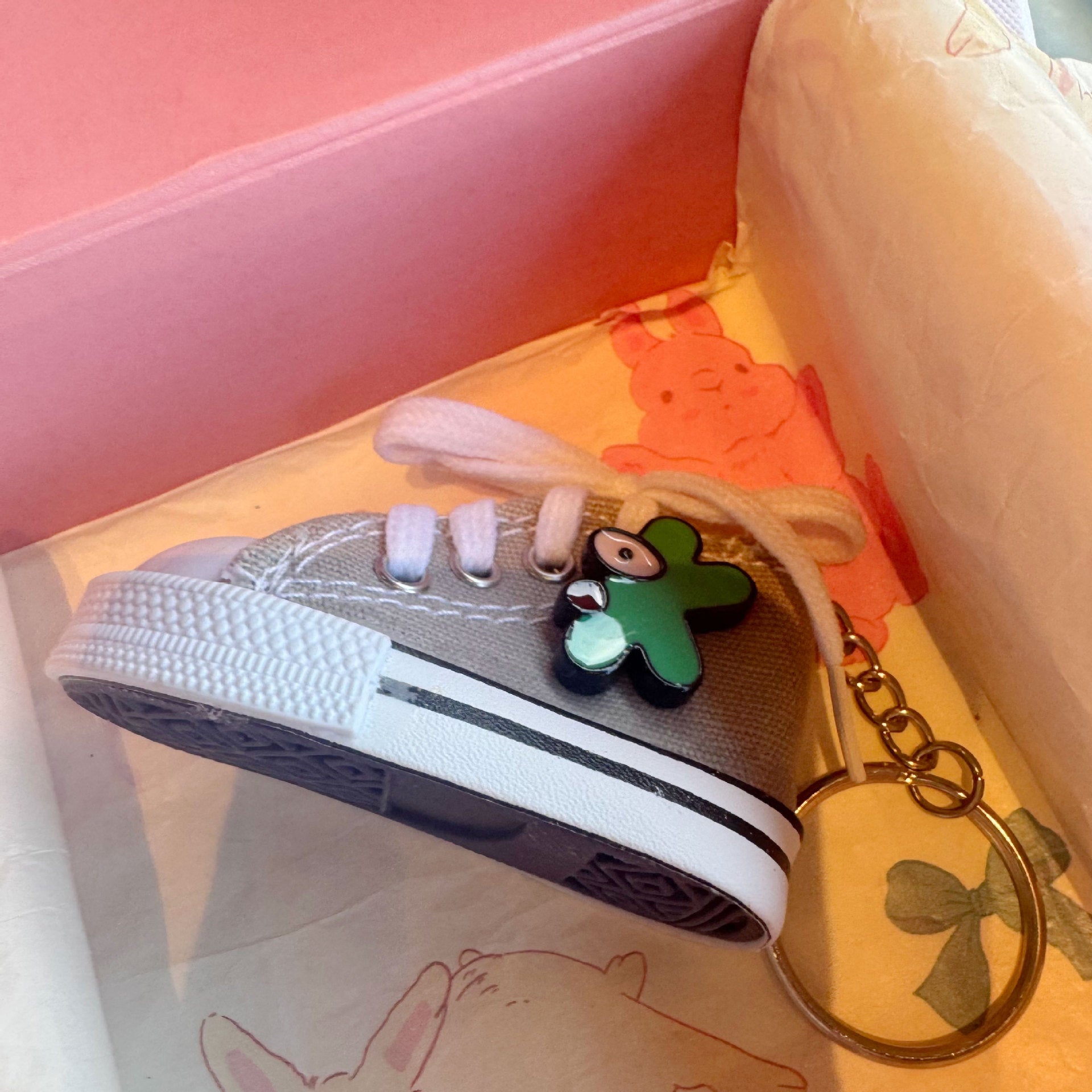 Wholesale Creative letter canvas shoe keychain