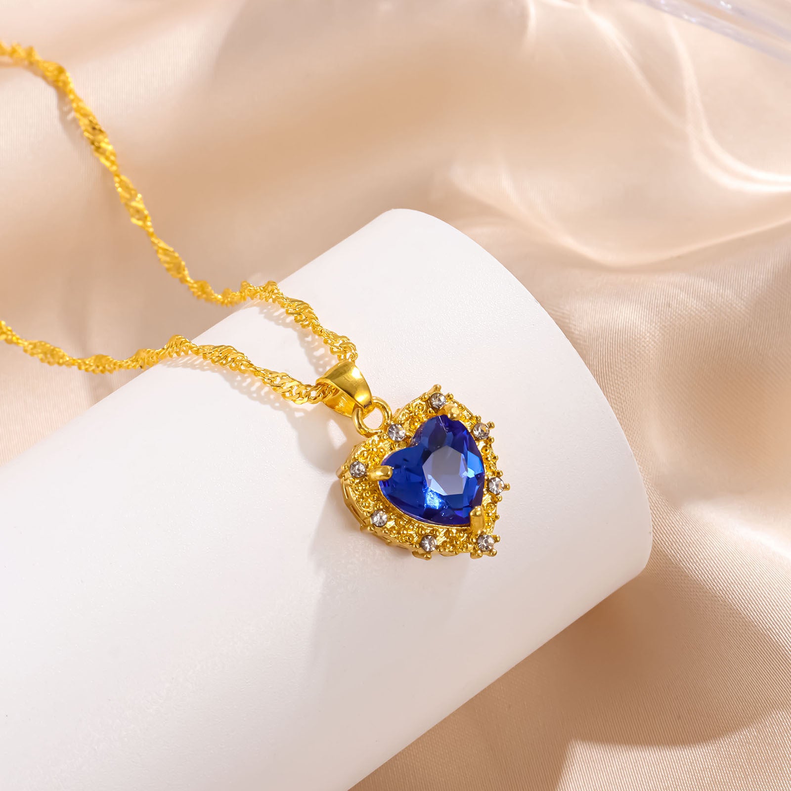 Wholesale Simple Pink Diamond Heart Shape Zircon Resistant Necklace