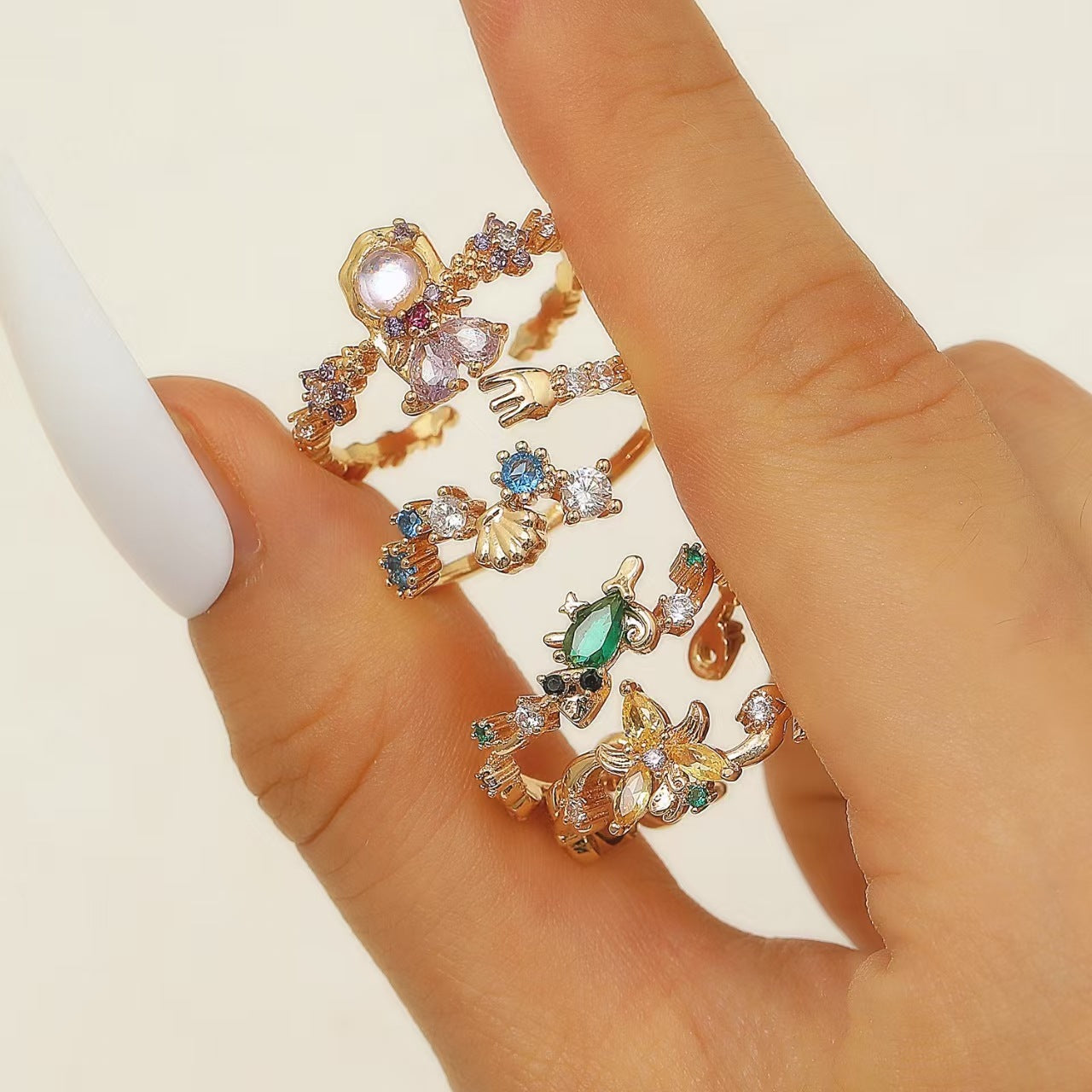 Anello aperto regolabile all'ingrosso del fumetto variopinto del fiore di zircone