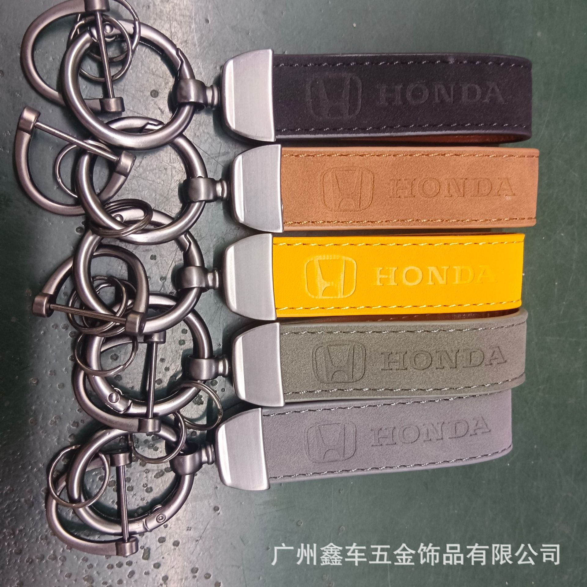 Wholesale Zinc Alloy Keychain Black Gunmetal Hardware Decorative Accessory for Wedding Gift