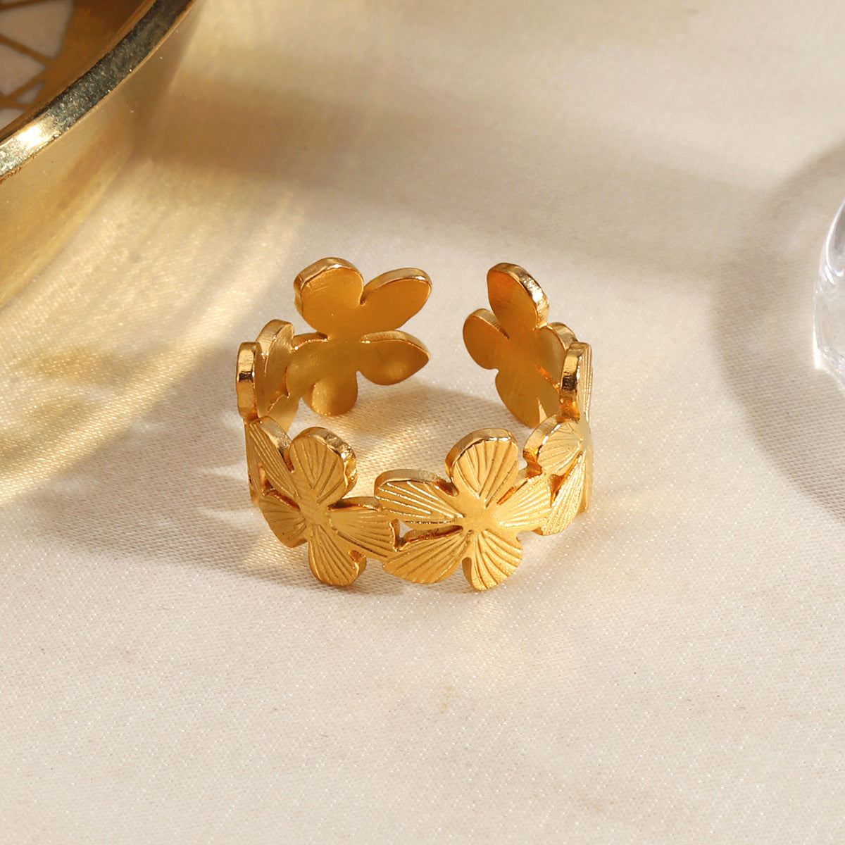 Wholesale Trendy Stainless Steel Gold Sun Ring Irregular Design Jewelry Accessory