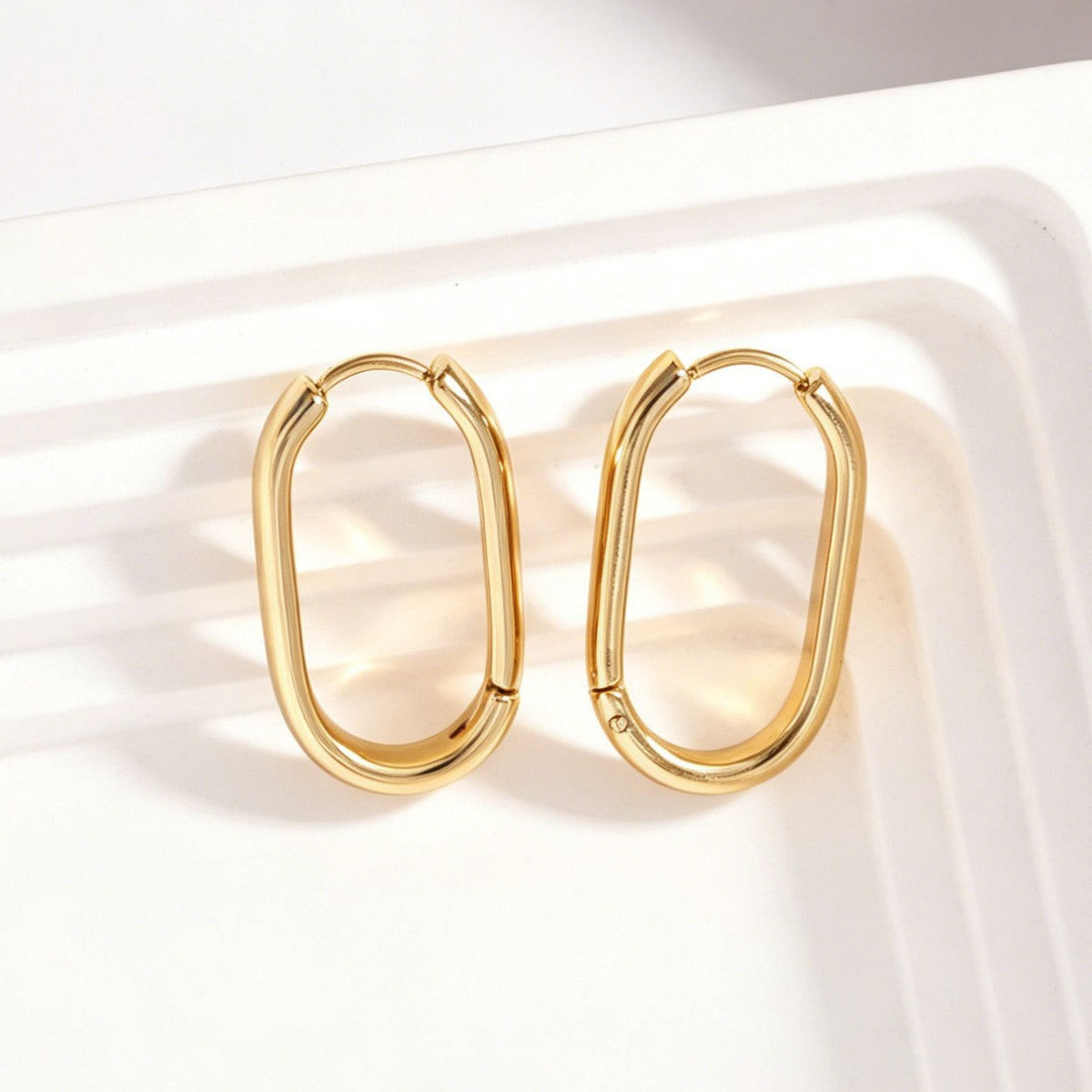 Wholesale Heart-Shaped Oval Vintage Embossed Earrings Fashion Accessory for Party Wear Gift