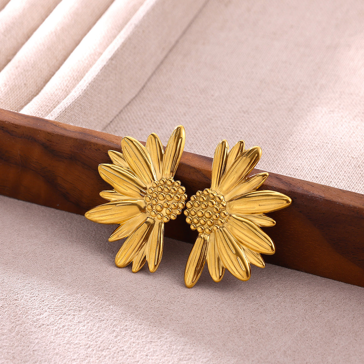 Wholesale Gold Plated Stainless Steel Sunflower Leaf Earrings for Women Fashion Accessory