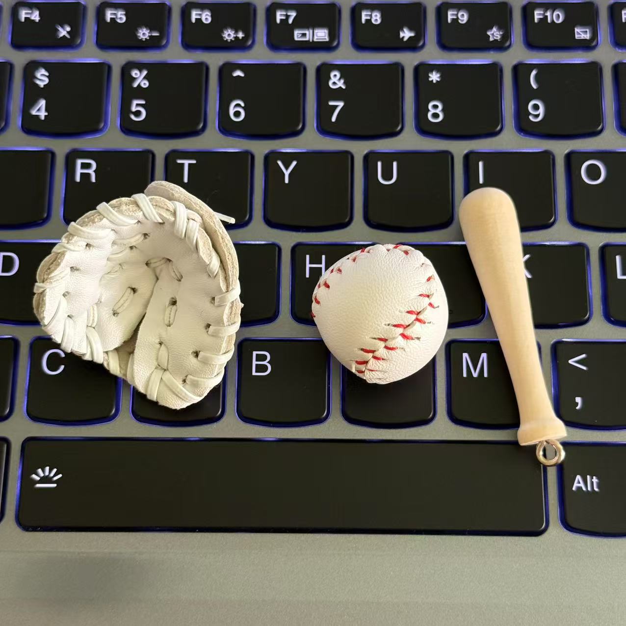 Wholesale Softball Gloves Baseball Keychain