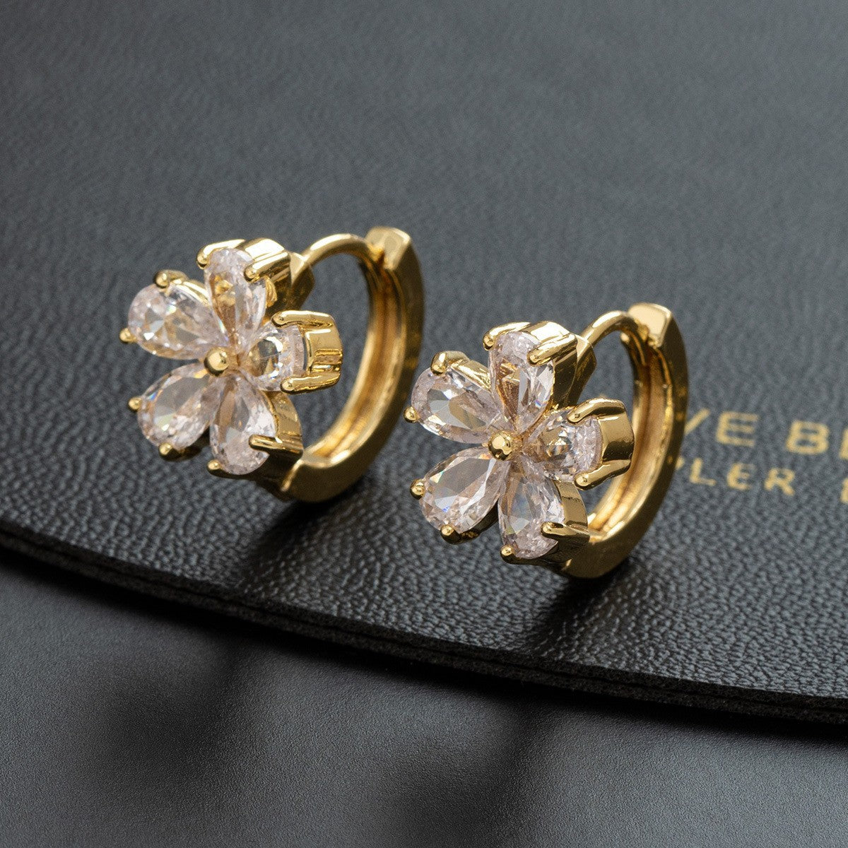 Wholesale Gold Plated Zircon Letter Ear Cuffs For Women Trendy Geometric Shape Chic Everyday Jewelry Accessory Boutique Resale Gift