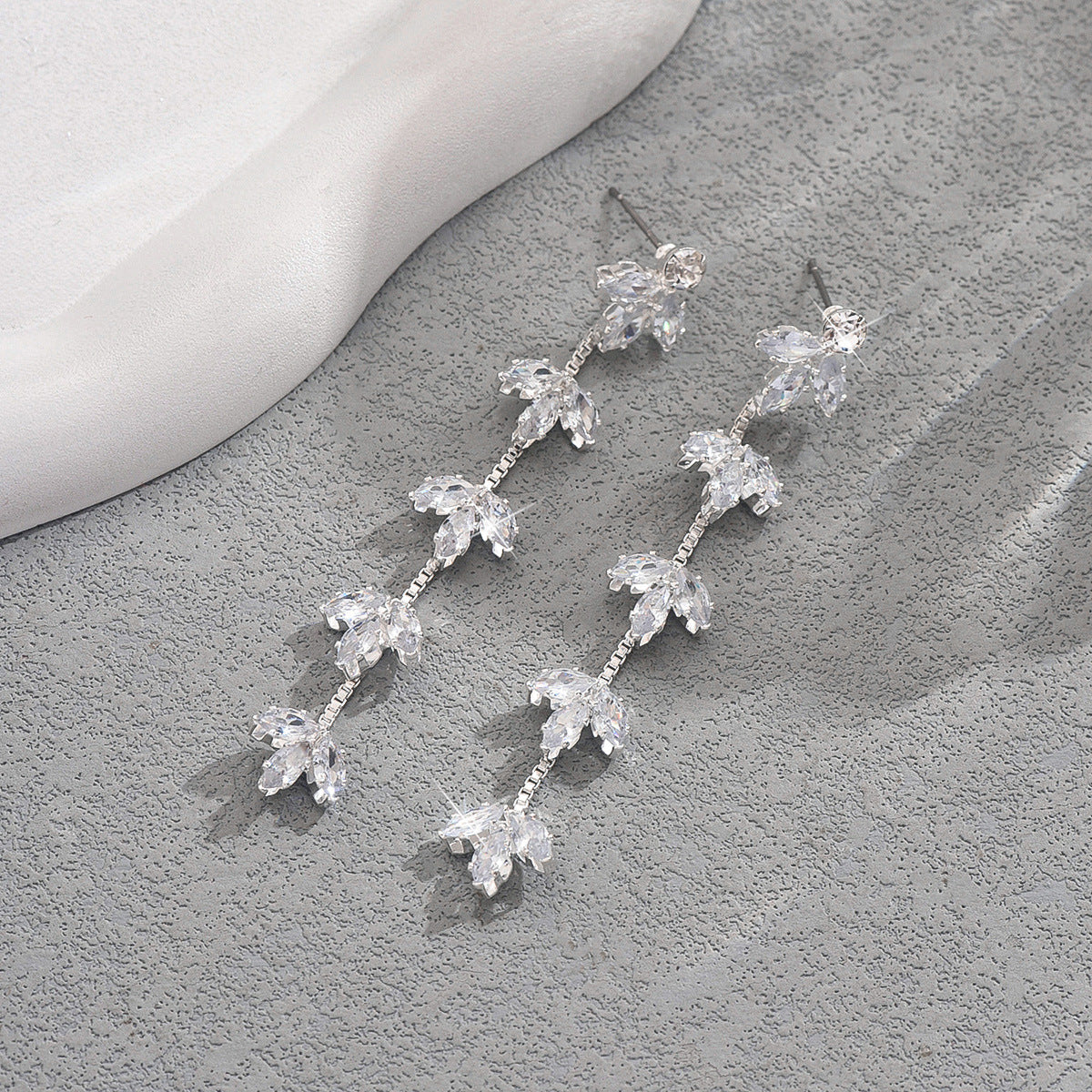 Wholesale Fashion Zircon Crystal Earrings Rhinestone Earrings