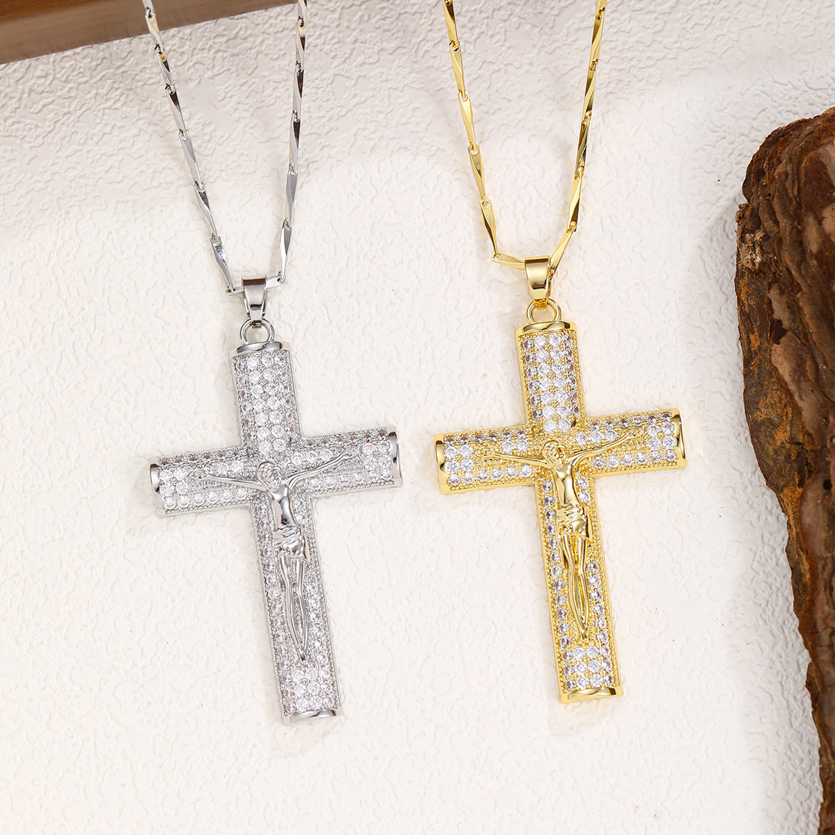 Wholesale Cross-Border Hot-Selling Fashionable Versatile Copper Inlaid Zircon Cross Pendant Necklace High-End Hip-Hop Portrait Necklace
