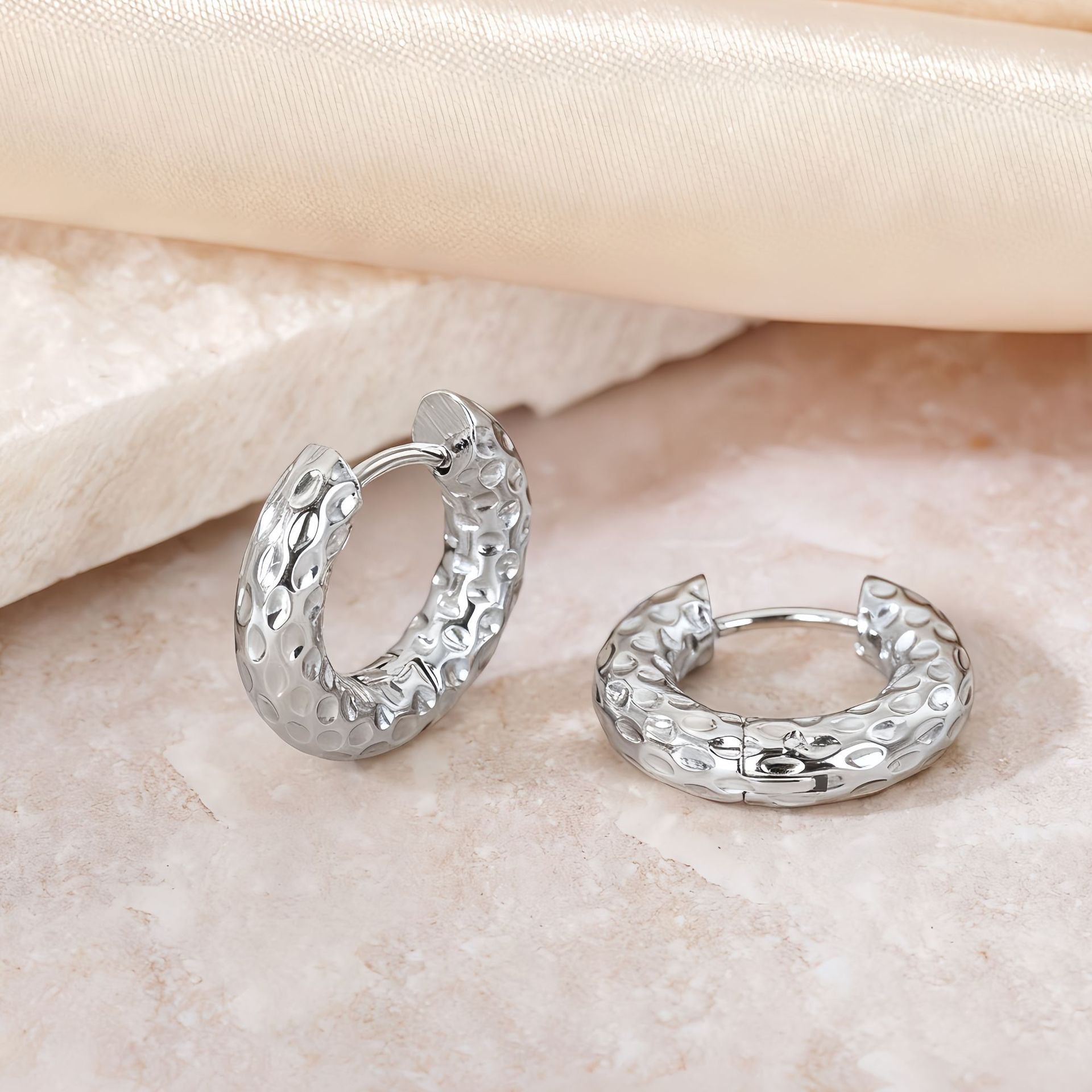 Wholesale Steel and titanium plain ring hammered earrings