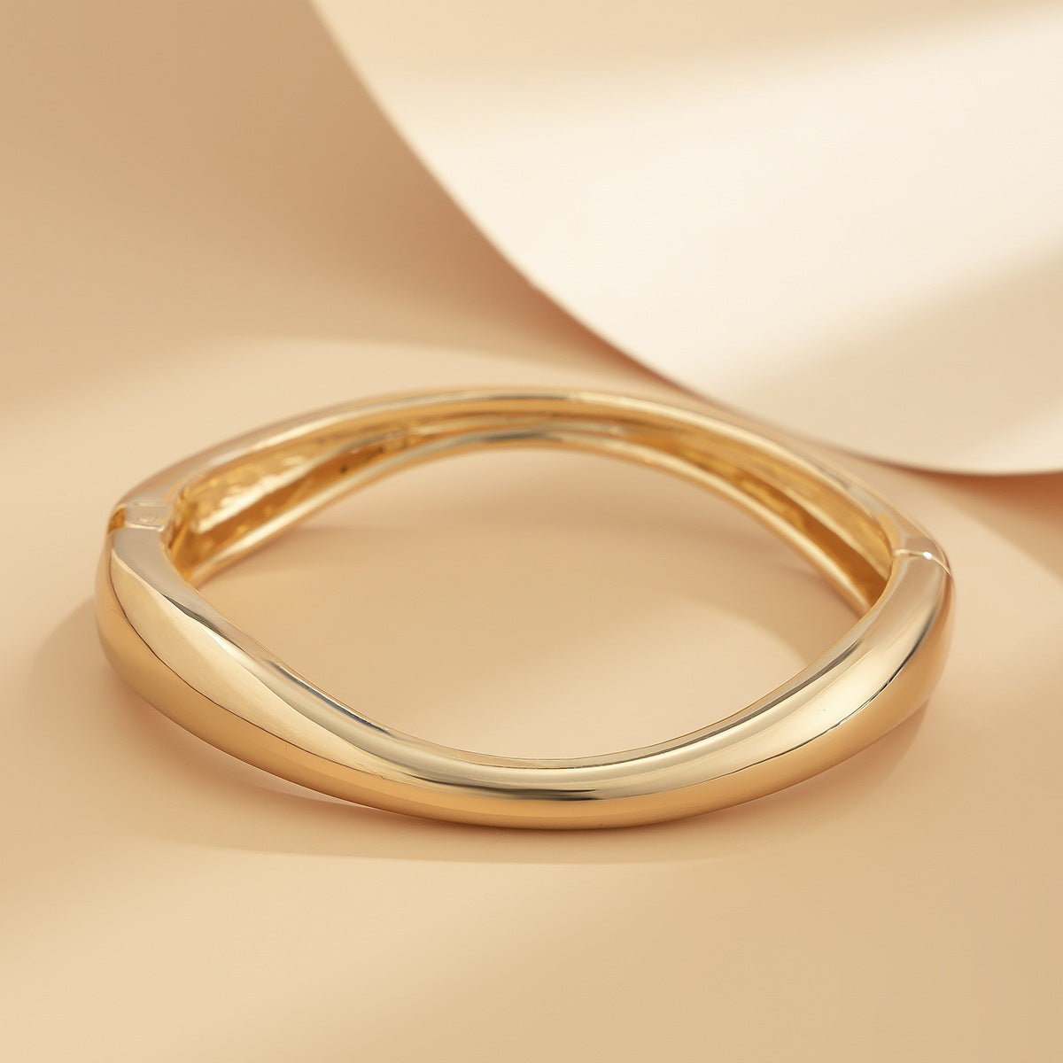 Wholesale Irregular alloy spring water drop smooth bracelet set