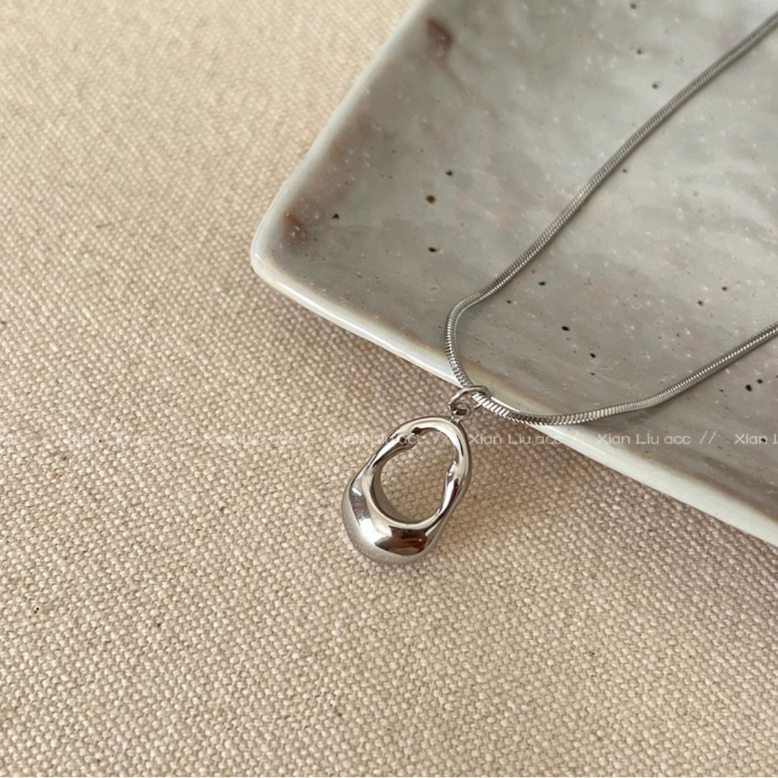 Wholesale Titanium Steel Hollow Water drop metal minimalist necklace