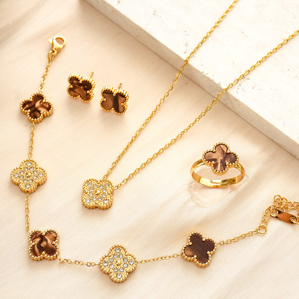 Wholesale Titanium Steel Plated Four Leaf Clover Jewelry Set For Women Rhinestone Necklace And Bracelet Trendy Casual Gift