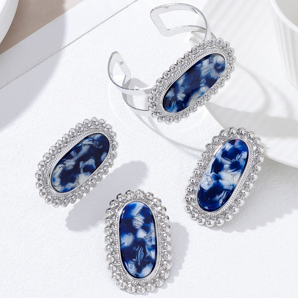 Wholesale Luxury Leopard Print Metal Three-Piece Earrings Ring Bracelet Set Exaggerated Personality Women' s Jewelry