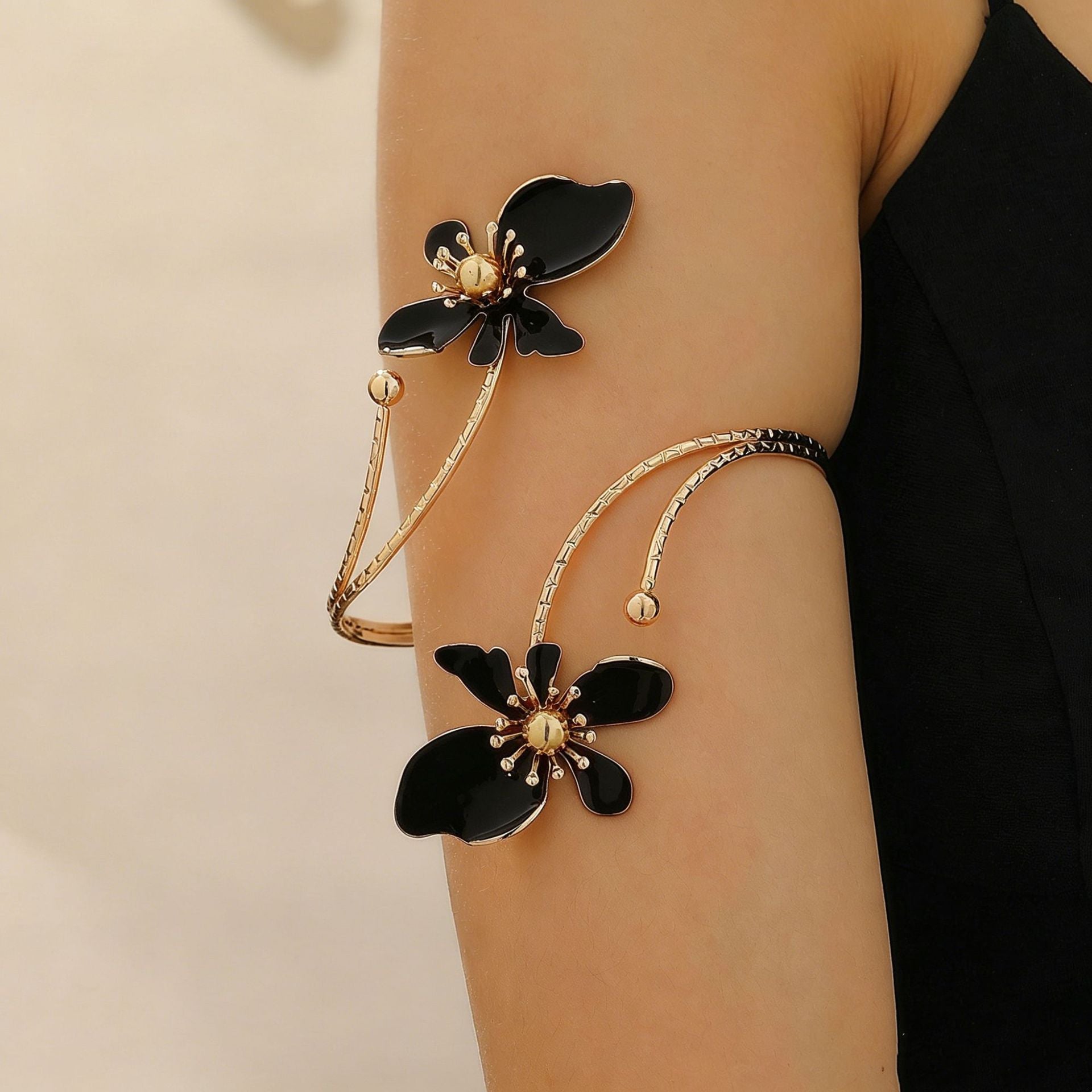 Wholesale Ins Style Flower Open Bracelet Armband Alloy Electroplated Fashion Accessory for Women