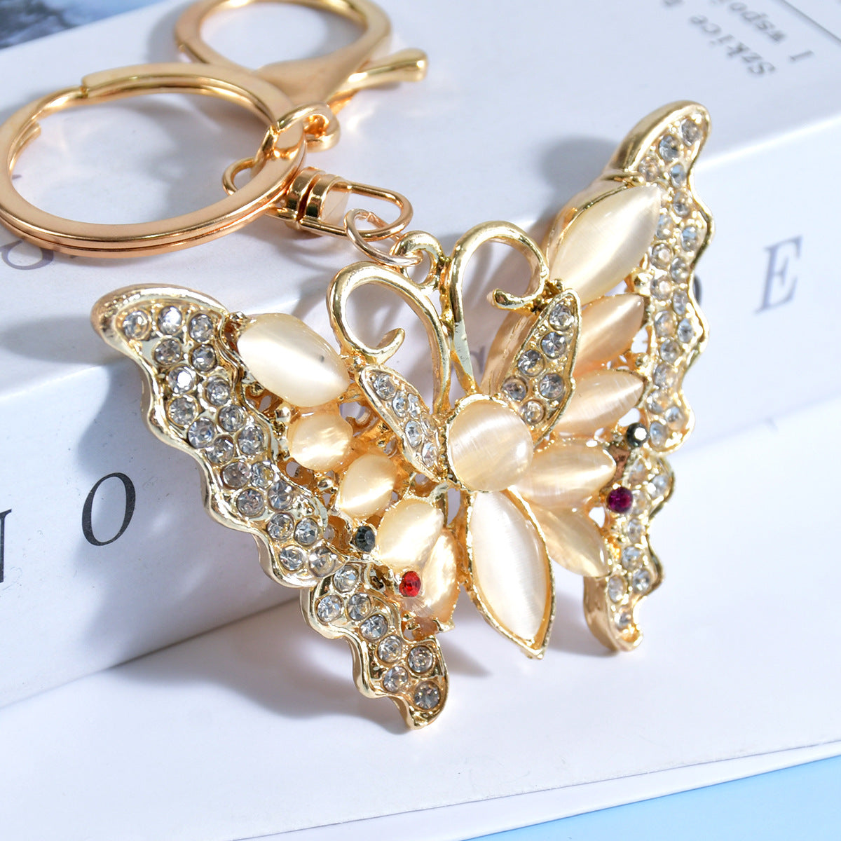Wholesale Butterfly Cat Eye Keychain Gold Zinc Alloy Birthday Gift Car Backpack Charm Boutique Resale Keyring