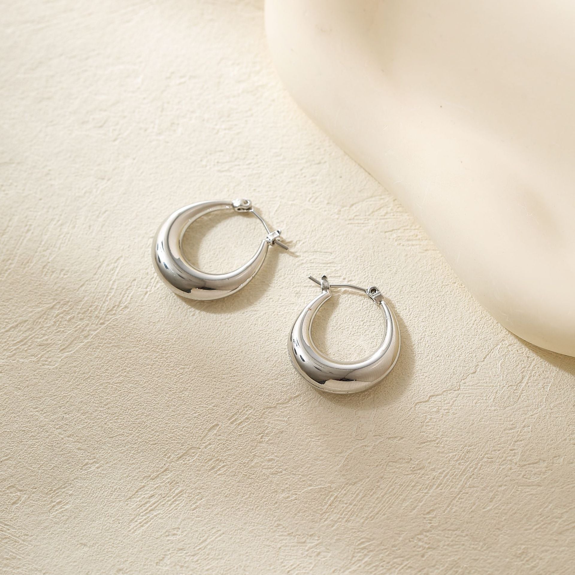 Wholesale  irregular earrings high sense pleated earrings