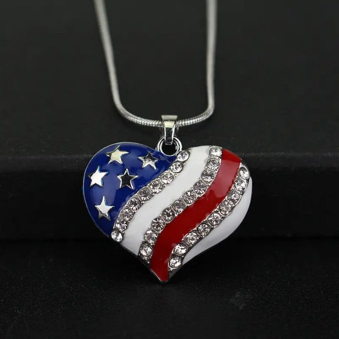 Wholesale American flag enamel red White blue heart-shaped Independence Day pendant necklace