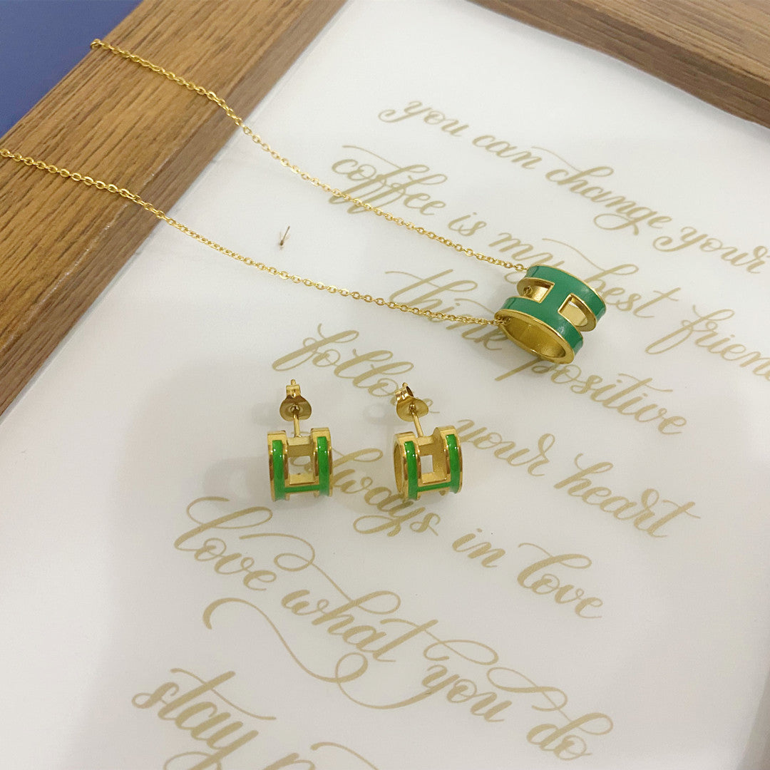 Wholesale Letter Necklace Gold Enamel Craft Clavicle Necklaces ACC-NE-YZXW001