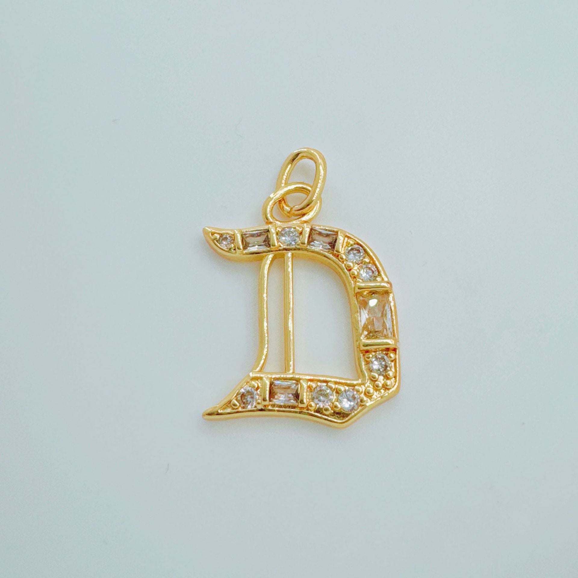 Wholesale Copper Gold-Plated Ice Sugar Letter Pendant Necklace European American Style Fashion Jewelry Accessory for Women