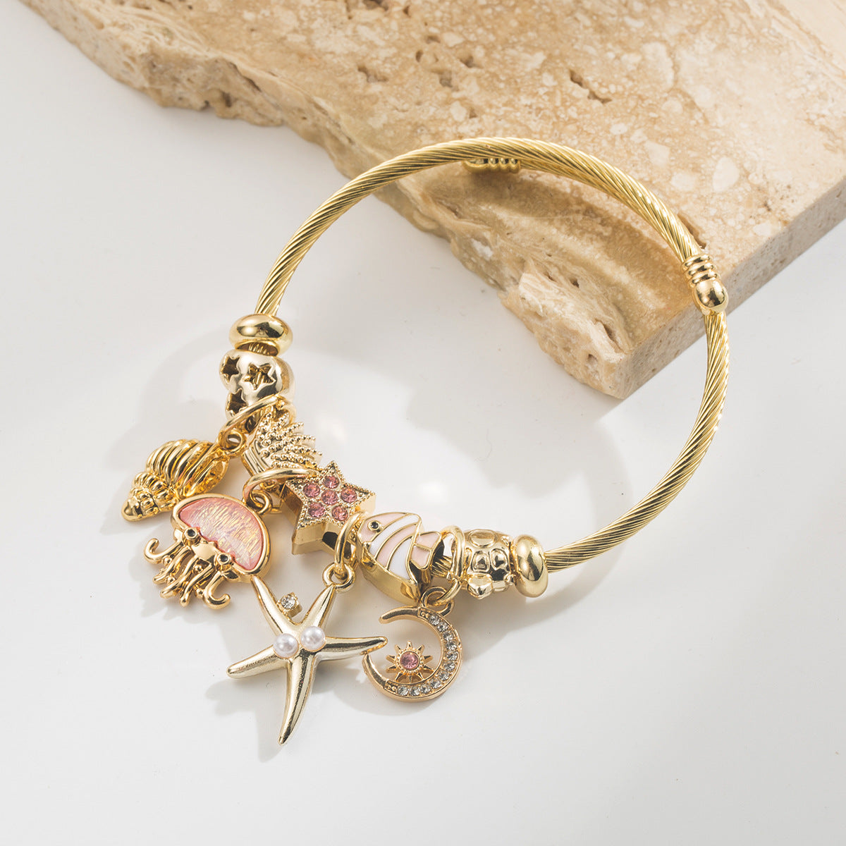Wholesale Alloy Charm Bracelet With Moon Starfish Jellyfish Pendant Pink Zircon Details Trendy Women S Everyday Jewelry Gift